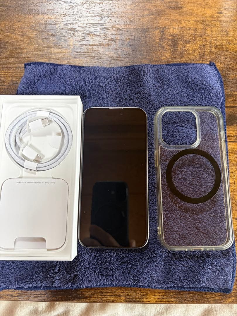 極美品　Apple iPhone 15Pro 本体