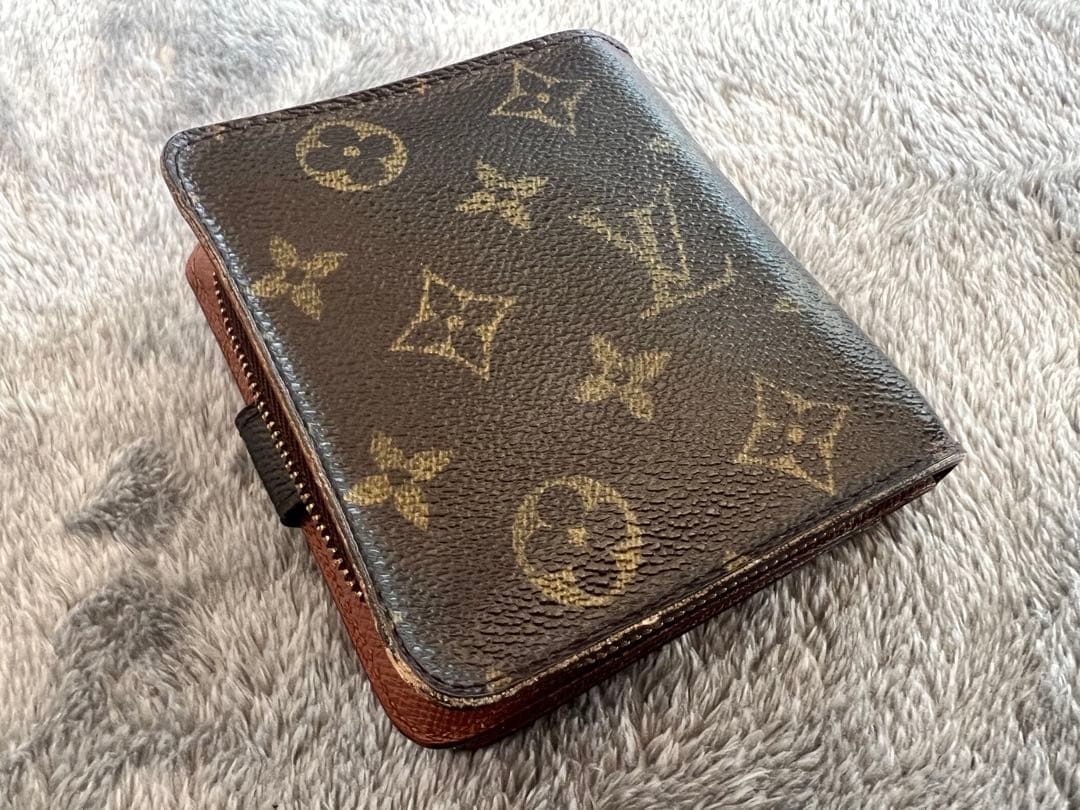 LOUIS VUITTON ルイヴィトン　折り財布　モノグラム