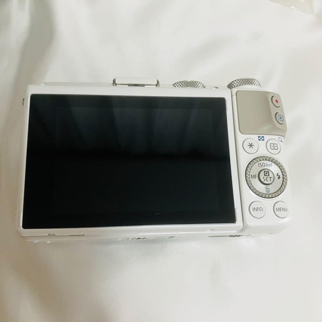 美品 Canon EOS M3 ミラーレス一眼 ダブルレンズキット ホワイト