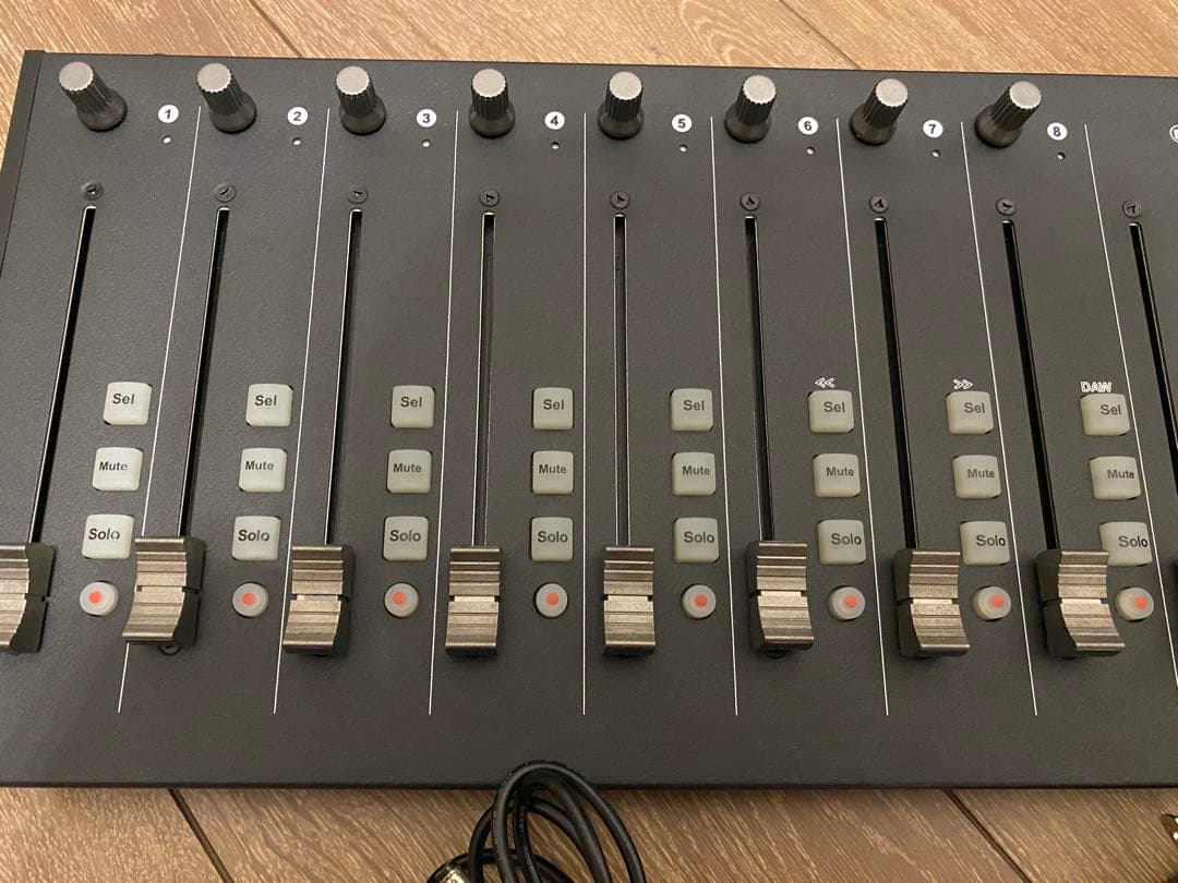 iCON PLATFORM M+ フィジカルコントローラー アイコン ムービング