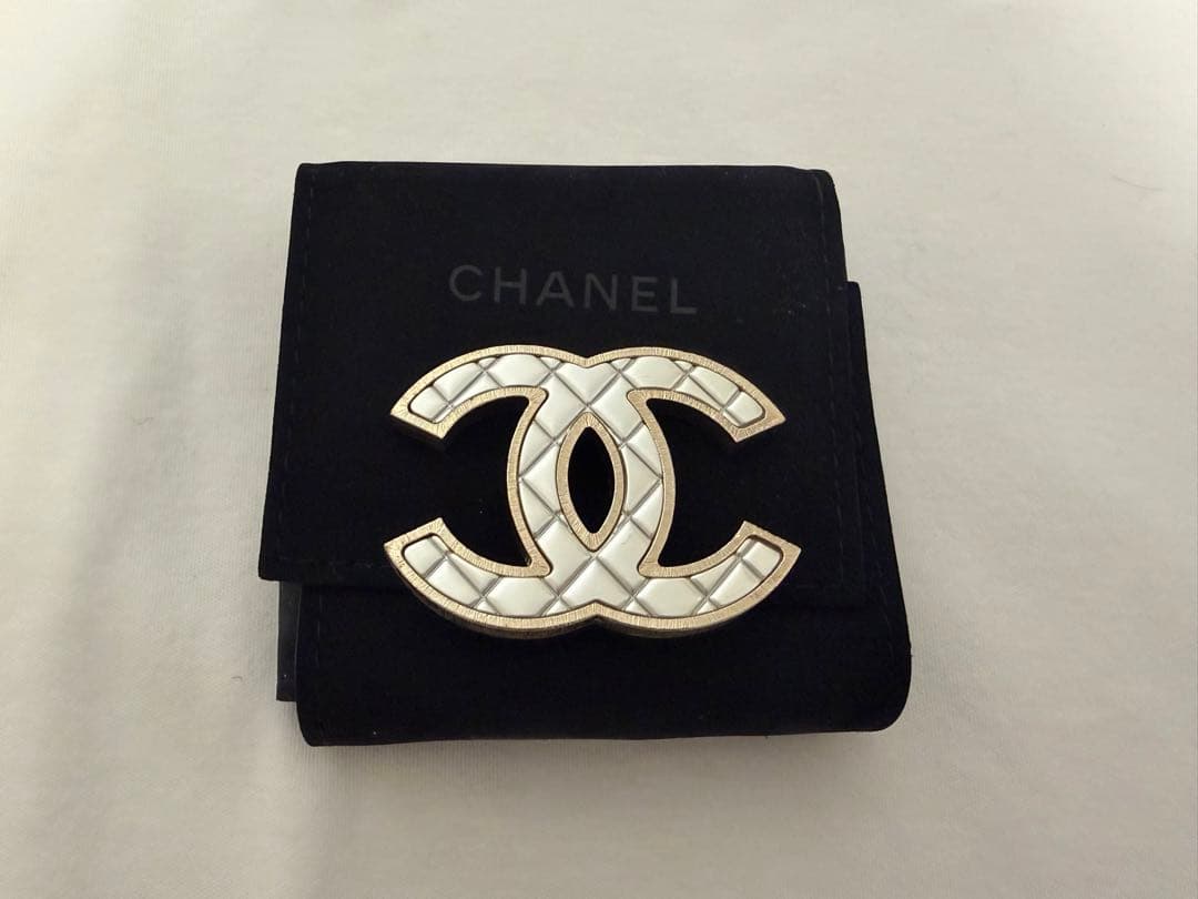希少 CHANEL ココマーク ブローチ ゴールド ホワイト 箱有 ヴィンテージ