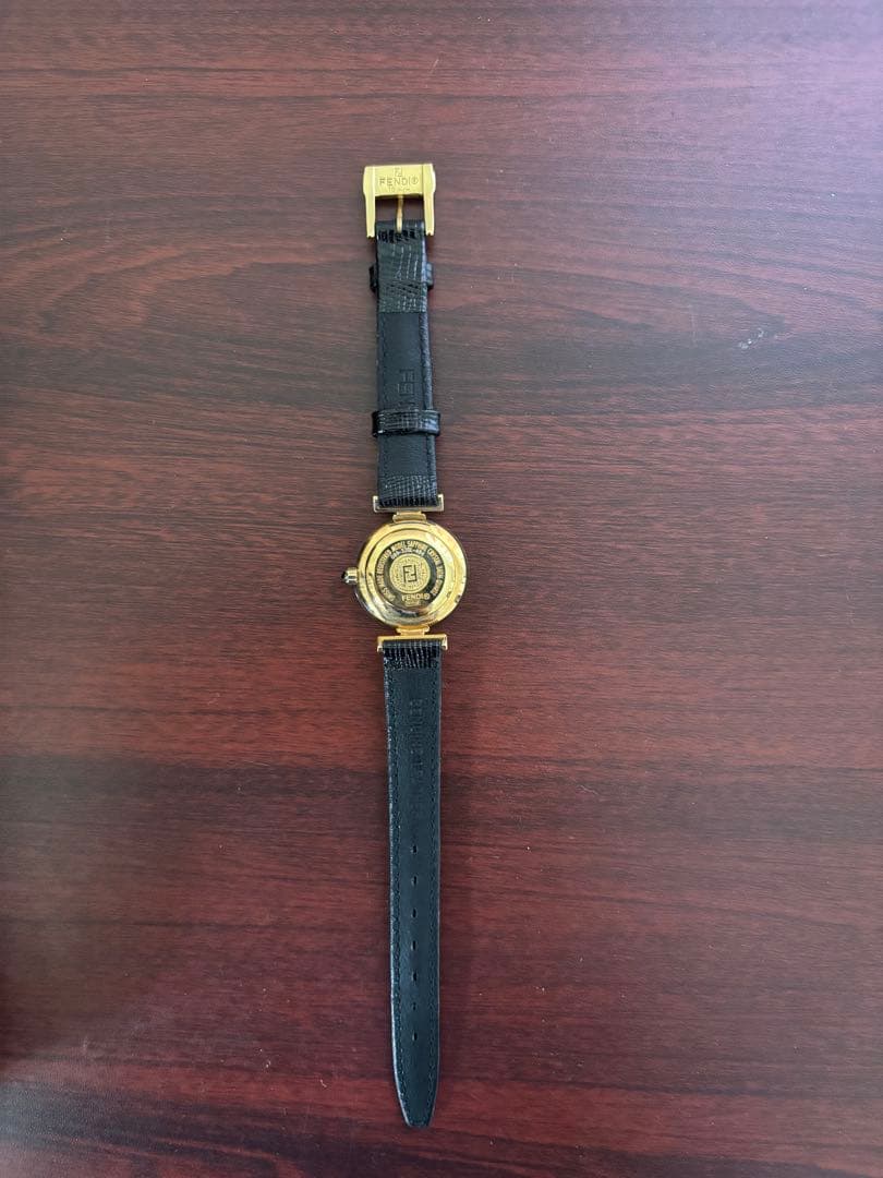 【ジャンク品】FENDI 黒 レザーベルト 時計 ゴールド金具