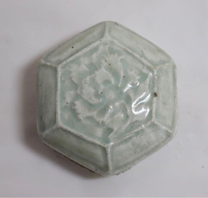 中国　北宋時代影青香合　牡丹紋　木箱付　アンティーク1227