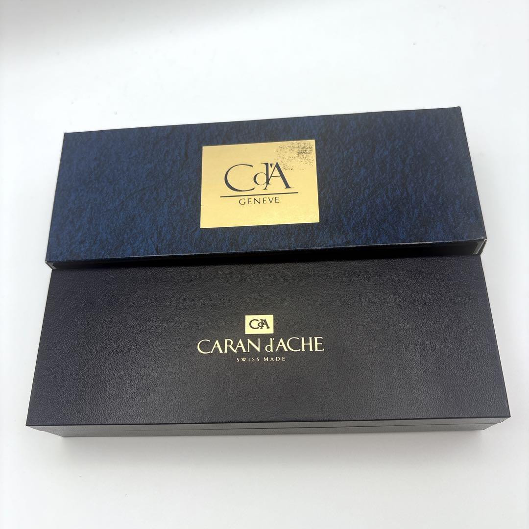 【未開封品】　CARAN dACHE　カランダッシュ　ゴールドカラー　ボールペン