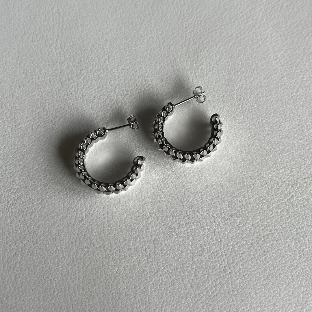 【新品未使用】高品質⭐️クラッシュ　ピアス　K18ホワイトゴールド仕上　トゲトゲ