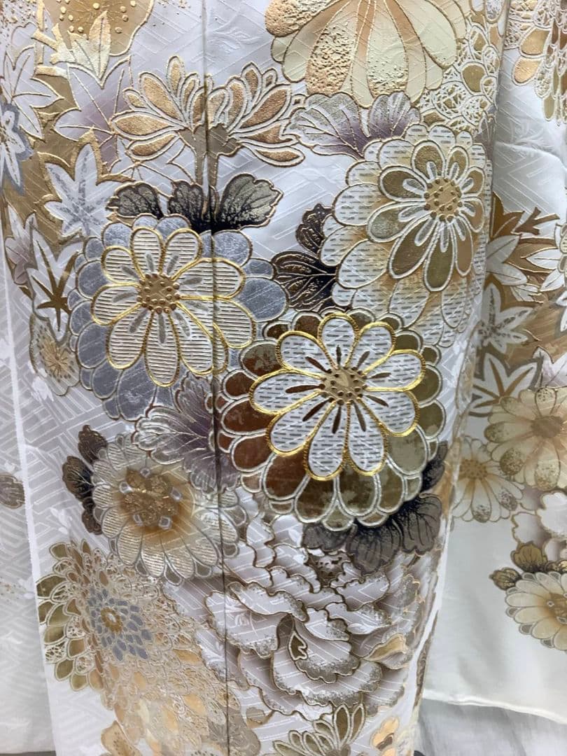 白地　金銀彩加工の上品な梅と菊の振袖フルセット　振袖のみ