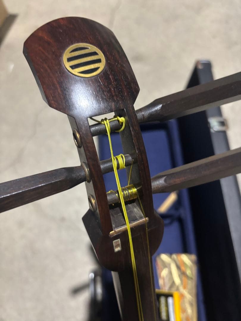 三味線本体 背面亀裂あり 専用ケース付き