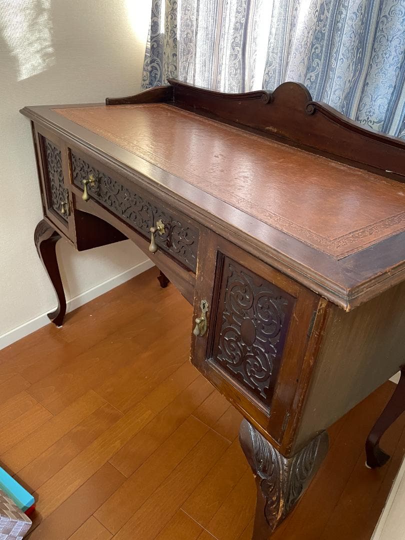 【横浜市引き取り限定です】アンティーク文机 引き出し付き 彫刻入 革デスクトップ
