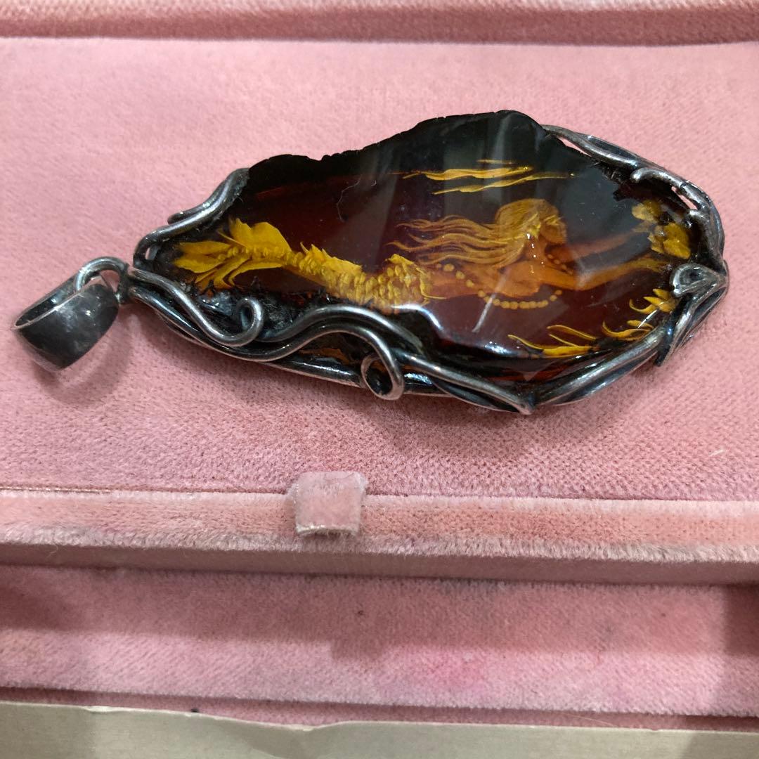 琥珀　インタリオ　ペンダントトップ　マーメイド