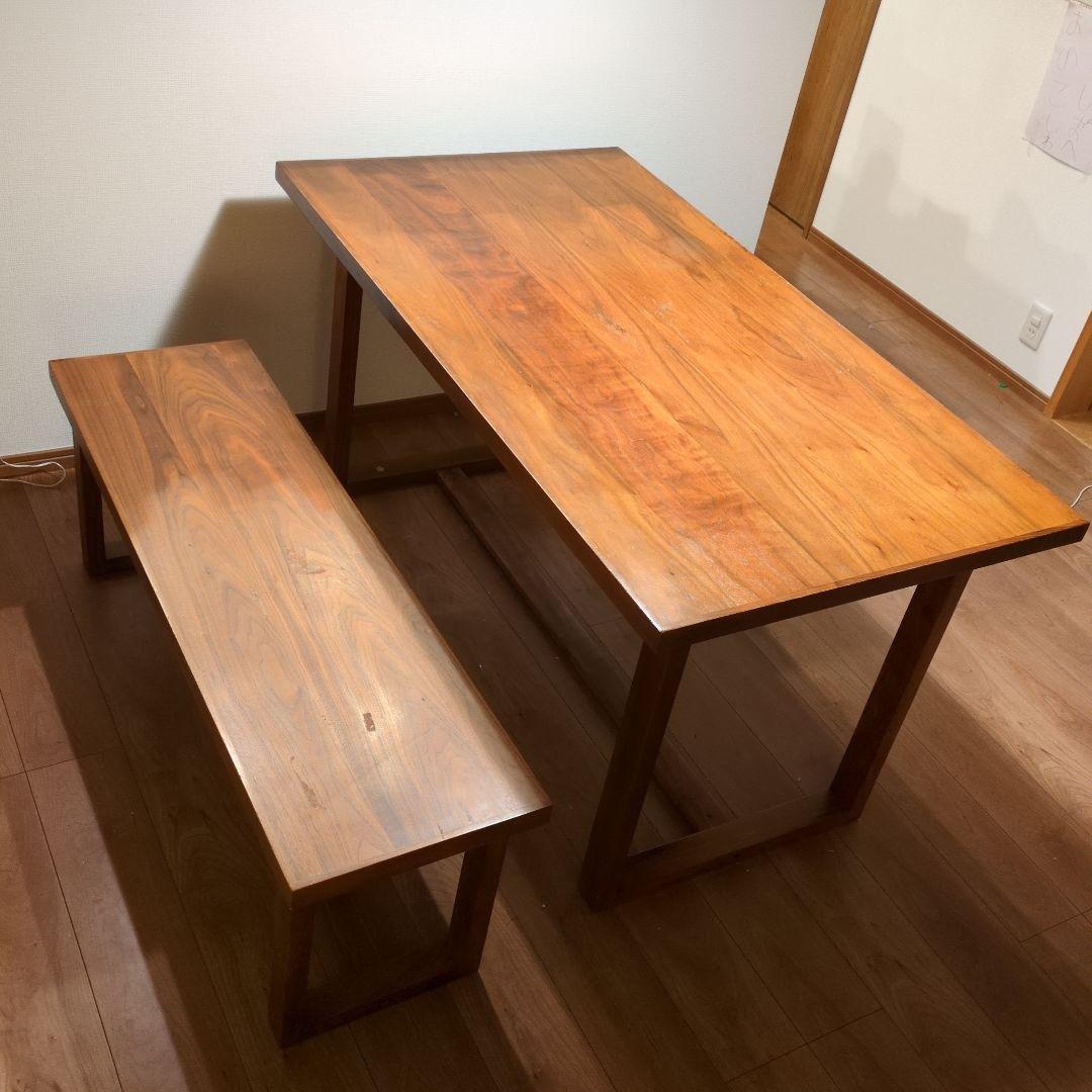 ACTUS 木製ダイニングテーブル