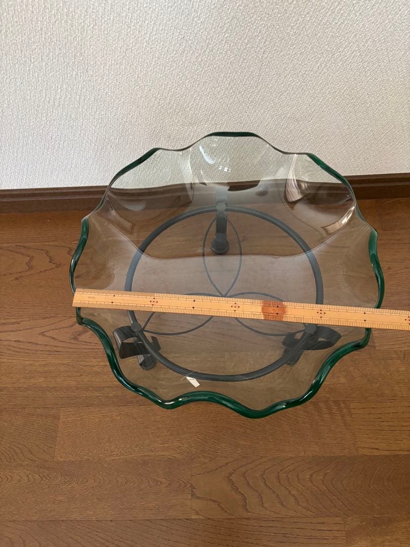 波型ガラスボウル 緑色縁取り 金属スタンド付き
