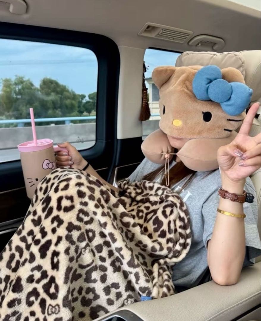 Hello Kitty x TBHトラベルブランケット3点セット新品