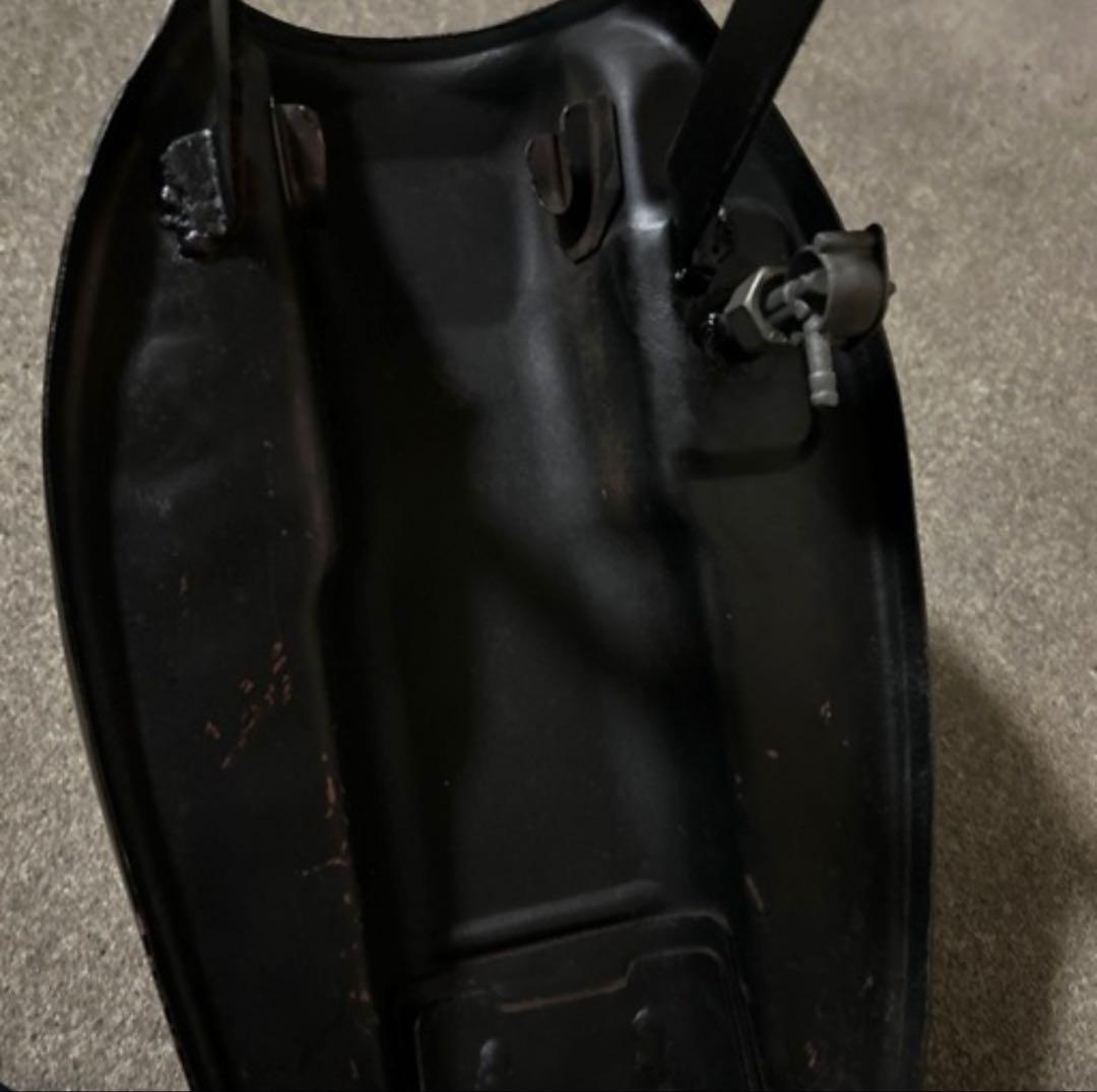 n*n様 sr400 タンク　スポタンピーナッツ　モーターロック　2% ボバー