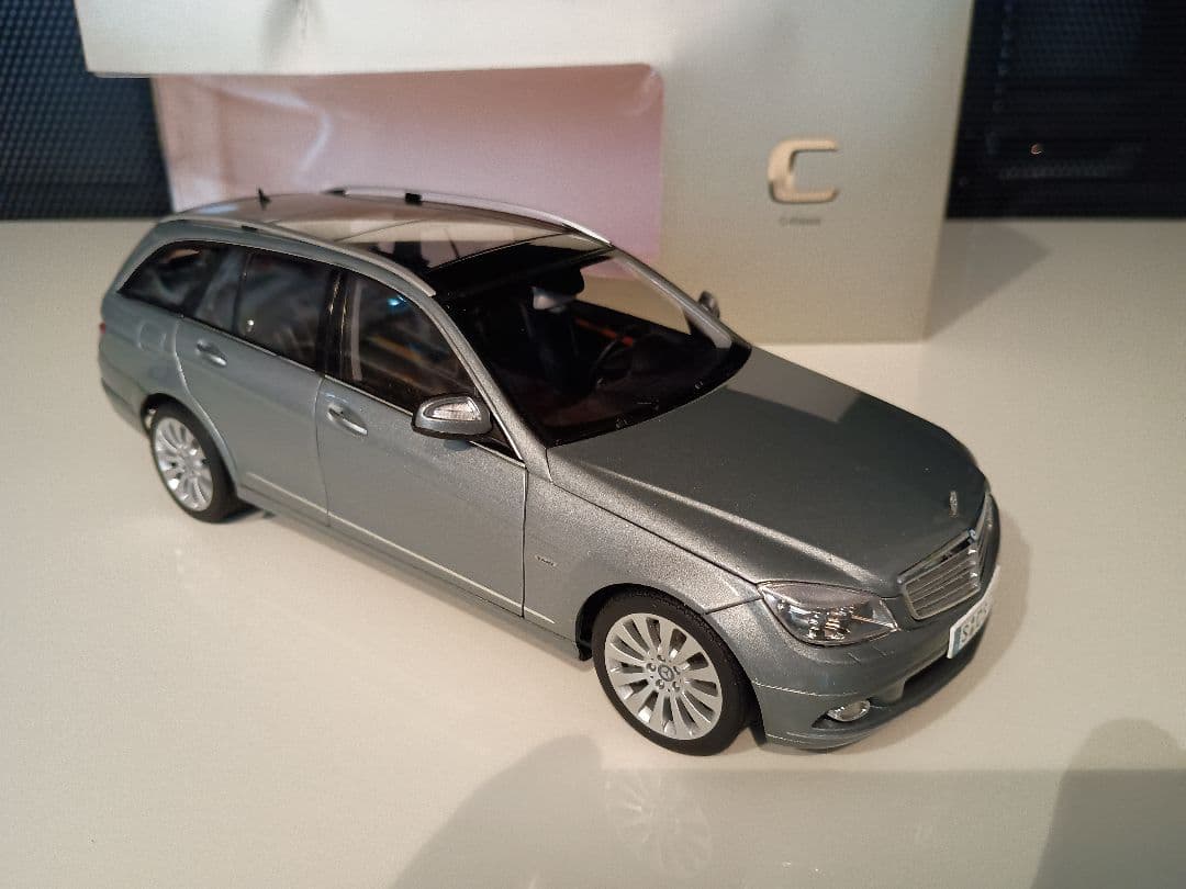 メルセデス特注 オートアート メルセデス ベンツ Cクラス ワゴン 1/18