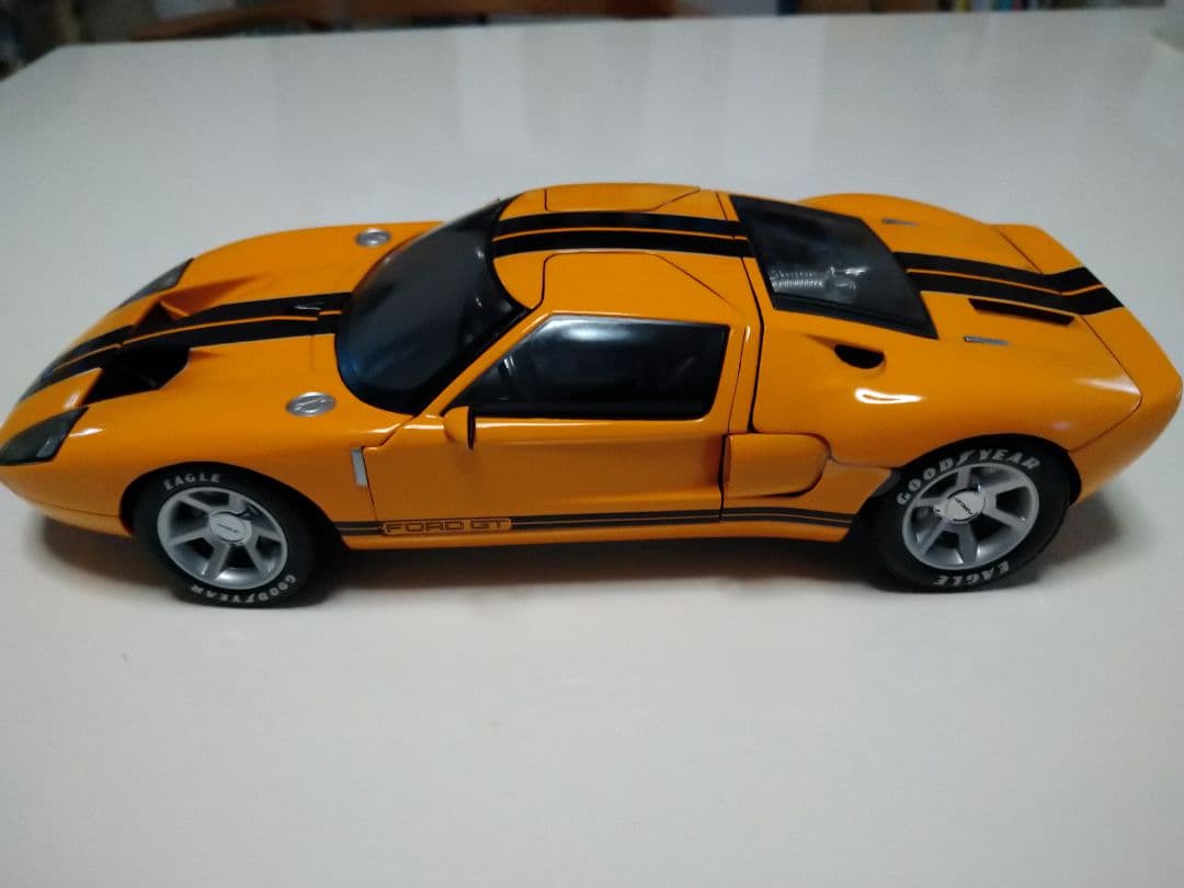 車　ダイキャストミニカー　1/18　フォードＧＴ　ＢＥＡＮＴＡＬＫ　Ｇ.Ｐ