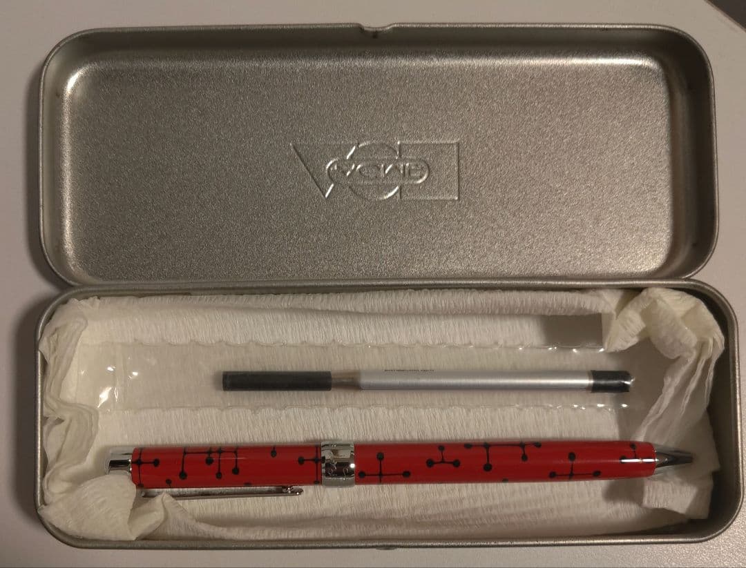 ACME ボールペン 替え芯・ケース付き