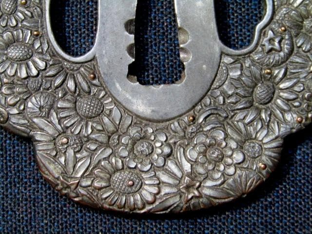 02★武具　刀装具　刀　脇差　銅鍔　金象嵌　菊文　木瓜型　箱付★