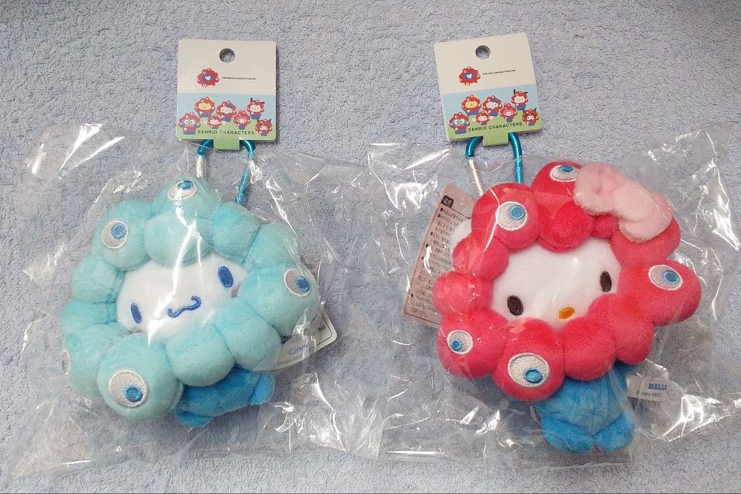 大阪万博会場限定　サンリオ　ミャクミャクなりきりぬいぐるみ　2点　カラビナ付き