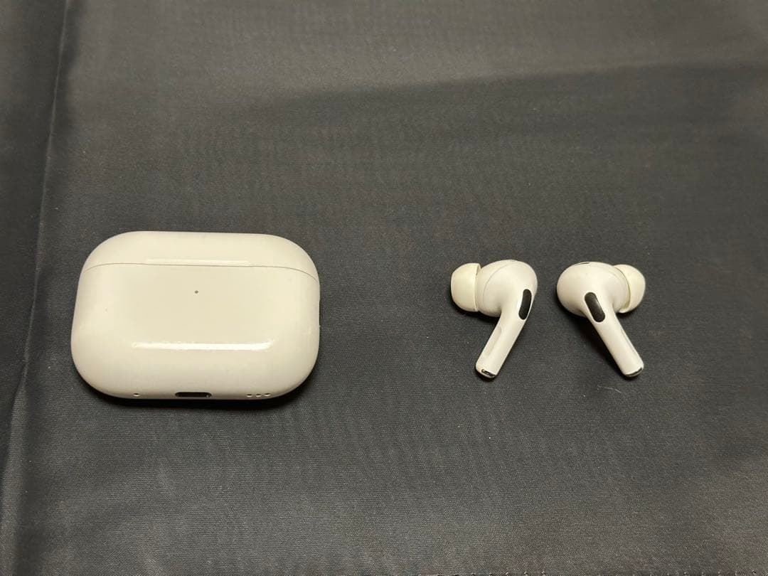 AirPods Pro 2 MagSafe充電ケース（Lightning）付き
