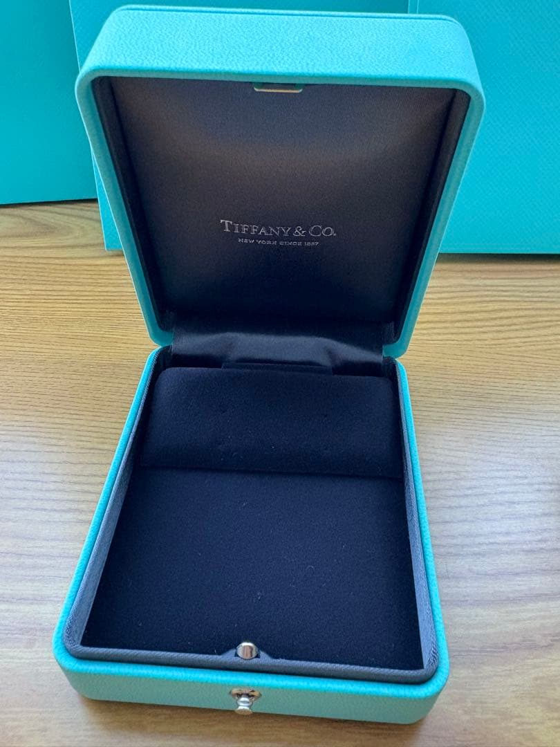 ティファニー・ケース2個・空箱1個・紙袋３枚