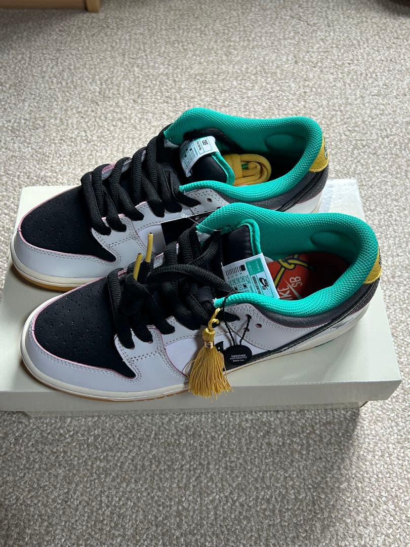 Nike SB Dunk Low スニーカー[新品未使用]