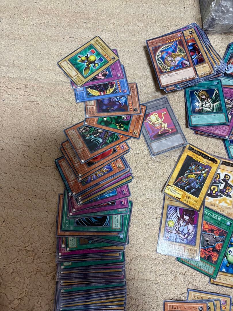 遊戯王　まとめ売り　ノーマル　字レア　約16000枚　初期、2期、多言語含む