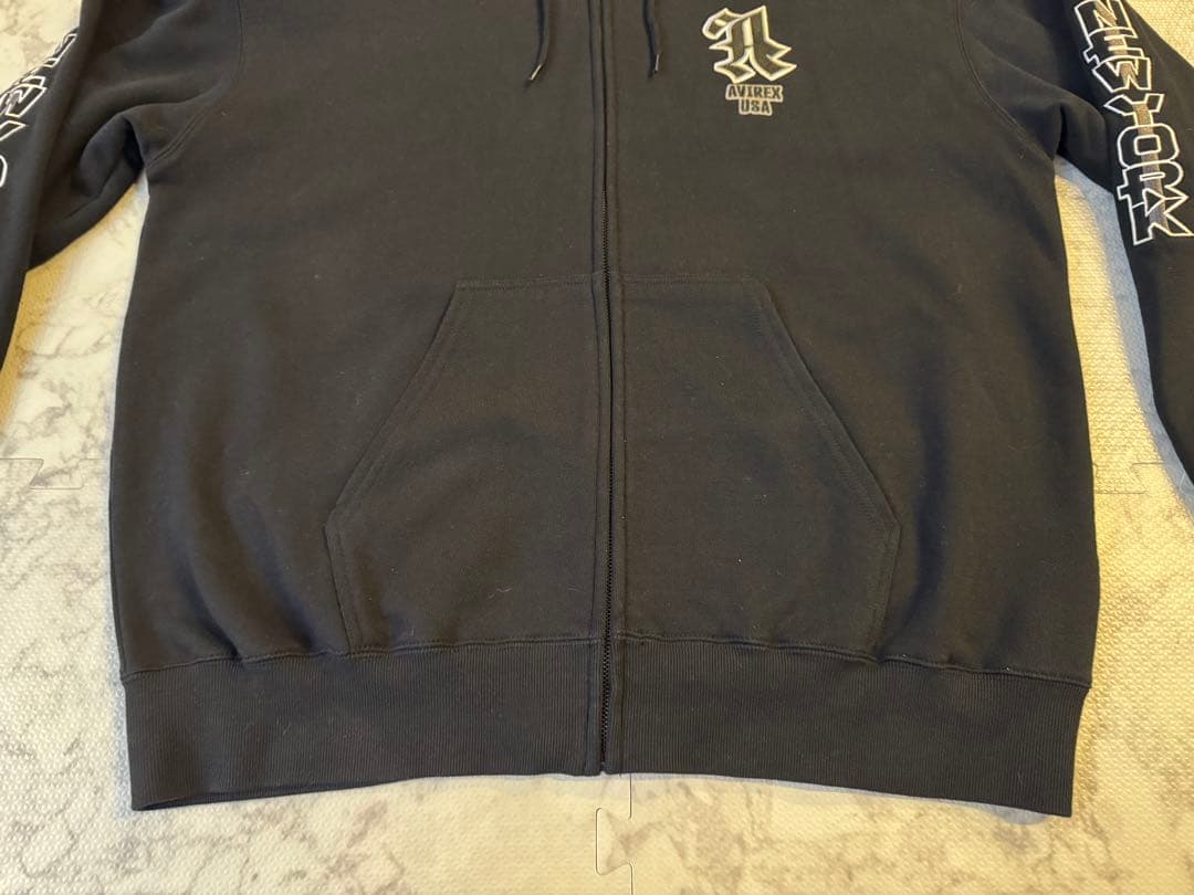 【極美品】AVIREX 50周年 グラフィック ジップアップ パーカー 2XL