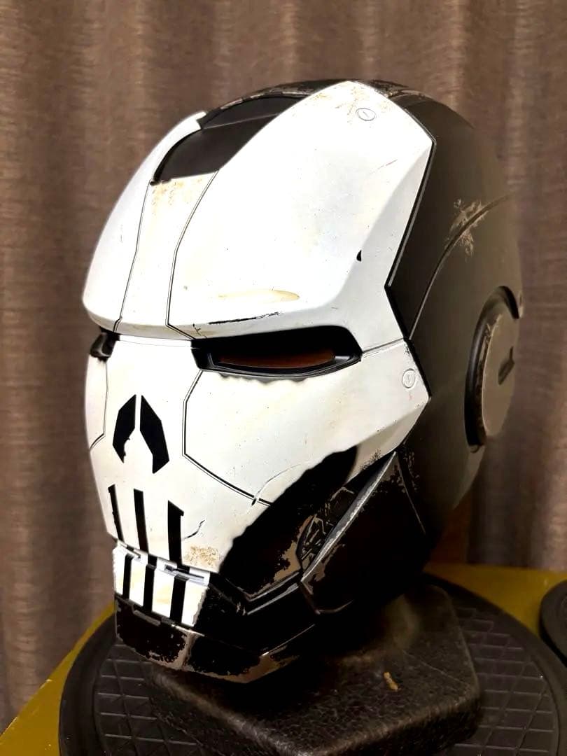 ウォーマシン X パニッシャー ヘルメット ダメージ加工 等身大　1/1