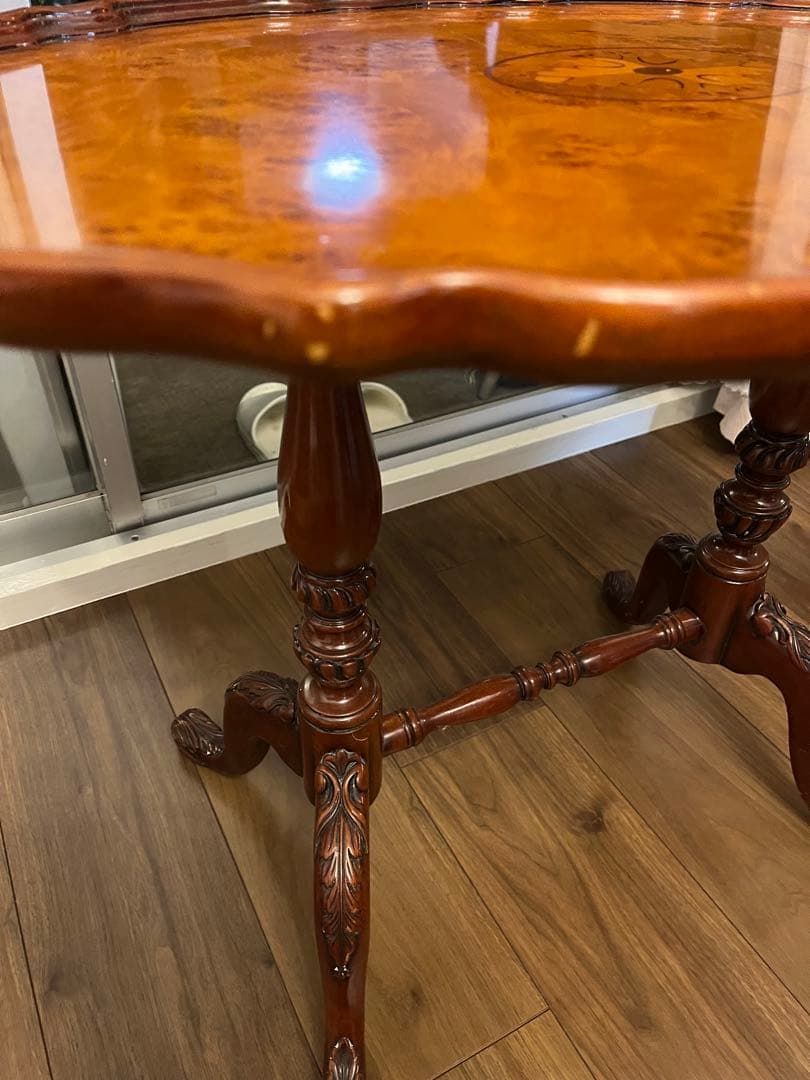 猫脚@イタリア製彫刻入りアンティーク@サイドテーブル