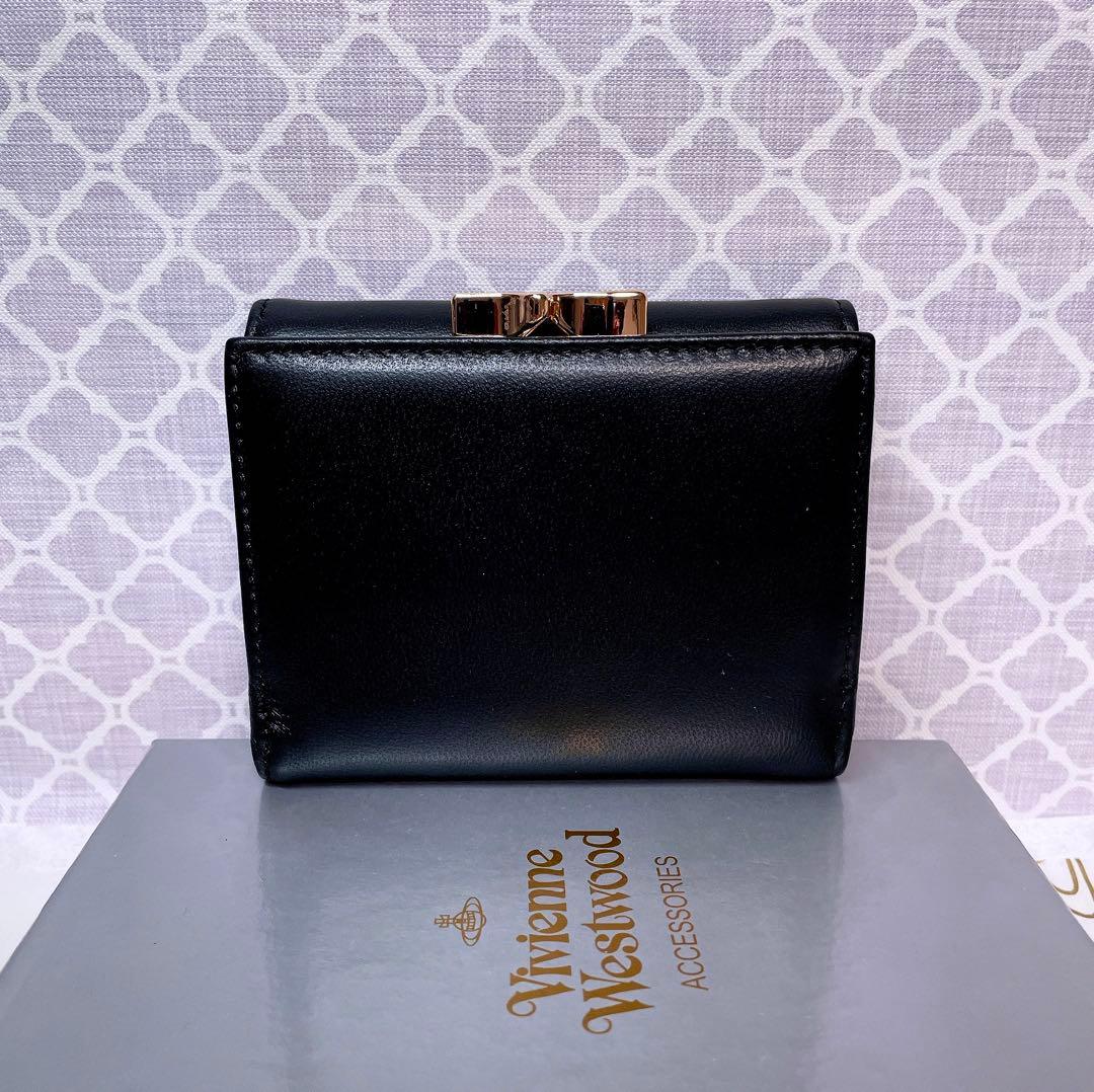 【素敵✨️ショッパー付】新品 ヴィヴィアン・ウエストウッド 三折財布 スムース