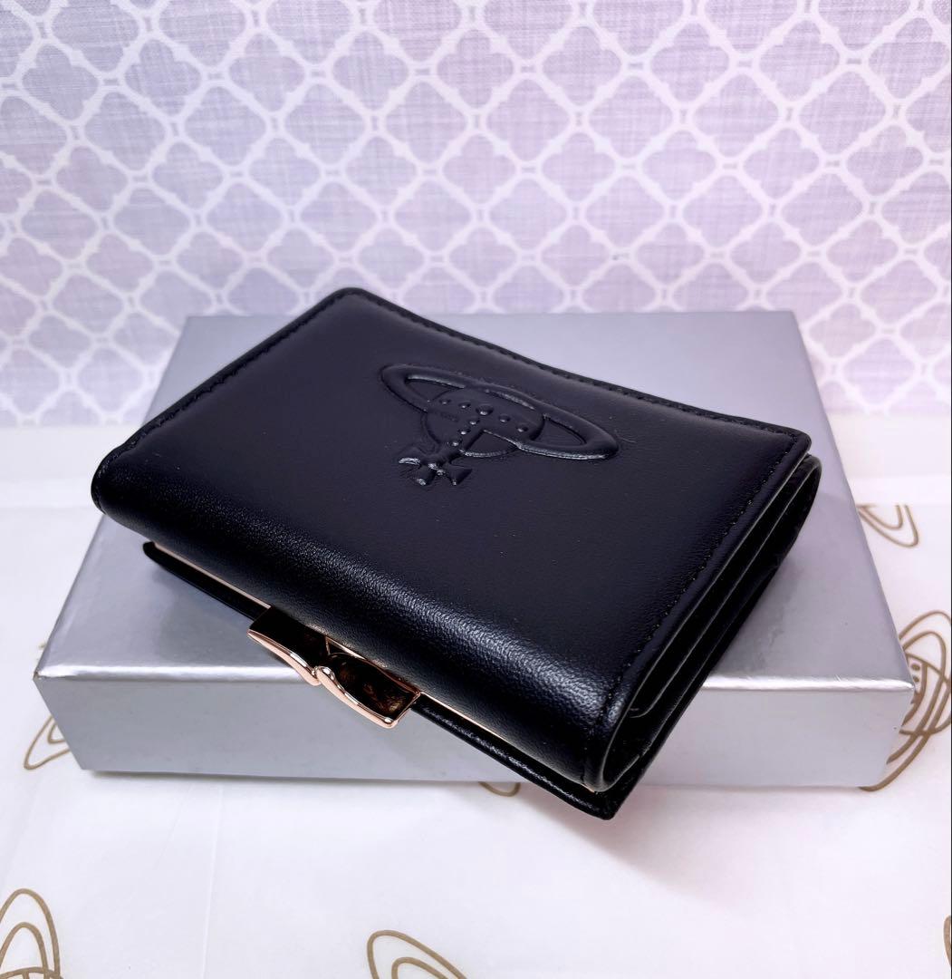【素敵✨️ショッパー付】新品 ヴィヴィアン・ウエストウッド 三折財布 スムース