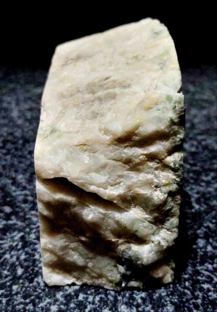 ★翡翠原石★糸魚川硬玉【小滝・切り出し・スライス394ｇ】