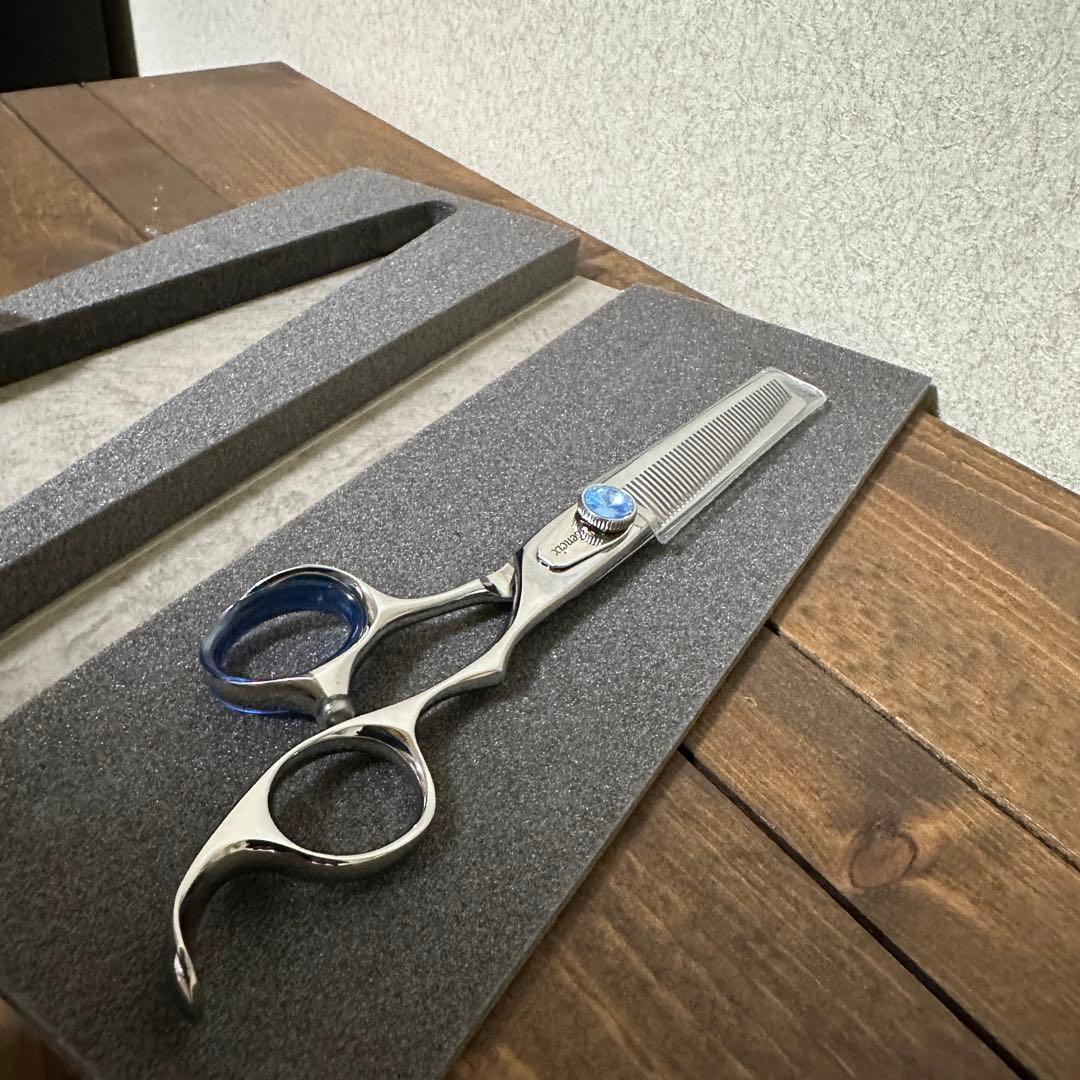 セニングシザー 40目コバルトスキバサミ　収納ケース付き