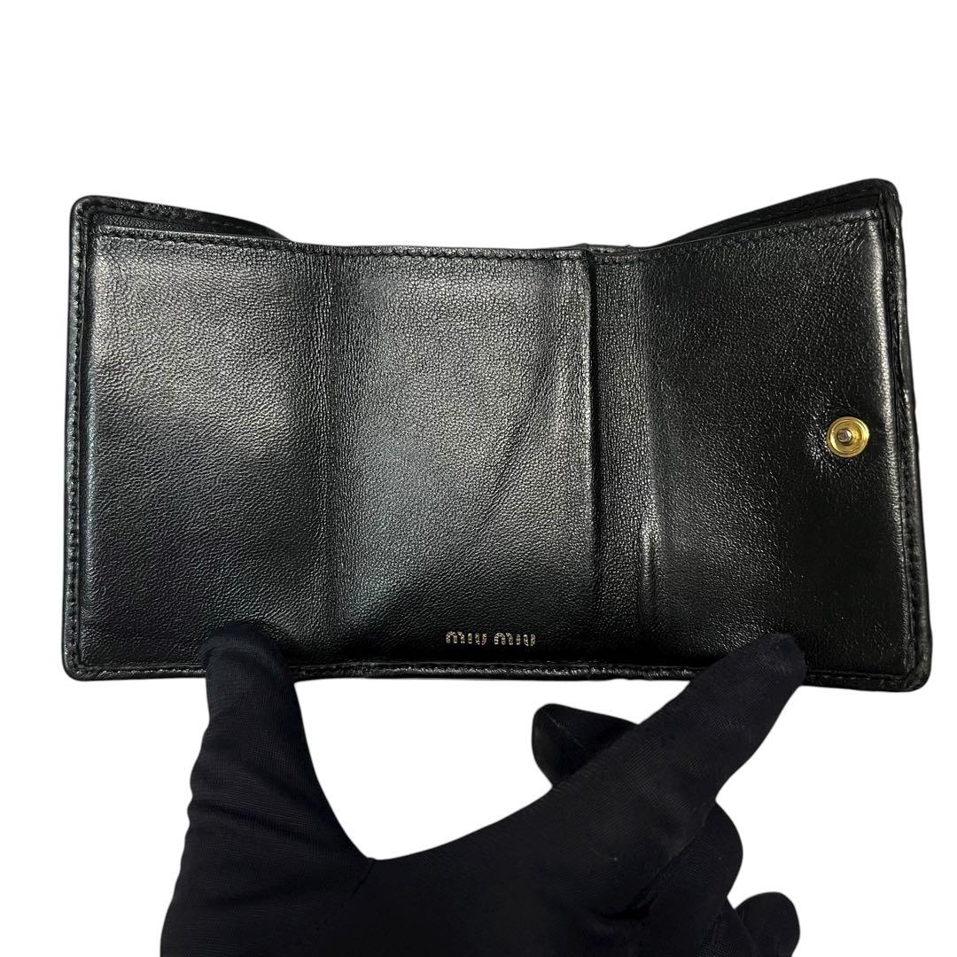 希少✨ミュウミュウ 三つ折り財布 マテラッセ がま口 ロゴ金具 ブラック