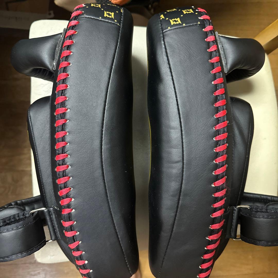 Fairtex キックミット KPLC5 | 黒金