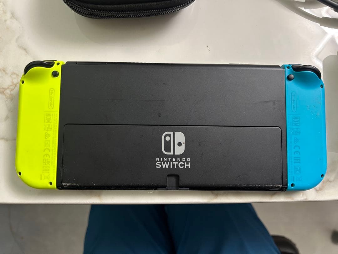 Nintendo Switch 本体 有機ELモデル　充実付属品ケース付き