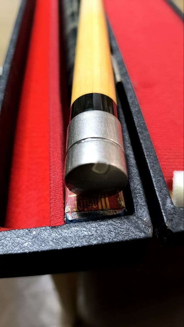 Adam XIV ビリヤードキュー (ケース、チョーク、カラーティップピック付)