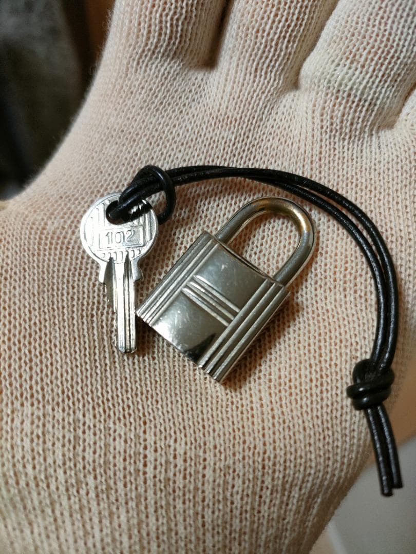 ※T's Fact【No.102】HERMES カデナ 鍵 シルバー