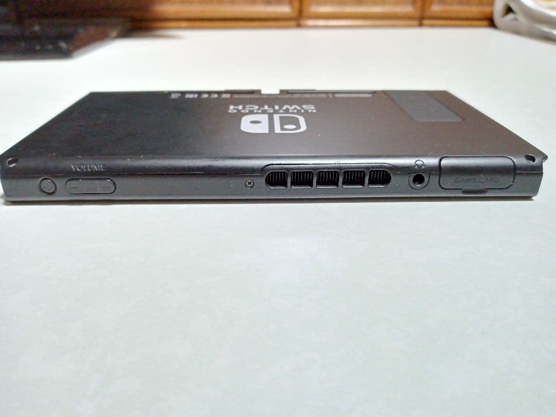 Nintendo　Switch　1　本体のみ　　動作品　確認済み　2021年製造