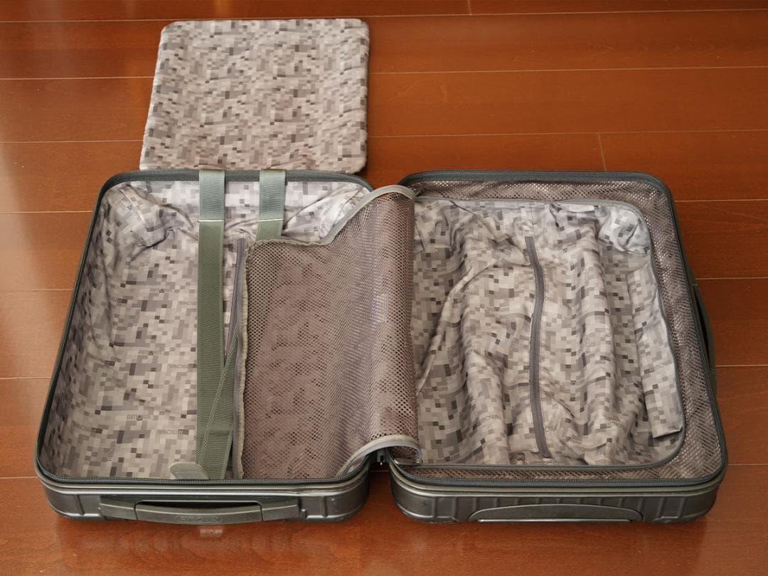 機内持ち込み可能 RIMOWA サルサ 32L 4輪 キャビン ブラック 黒