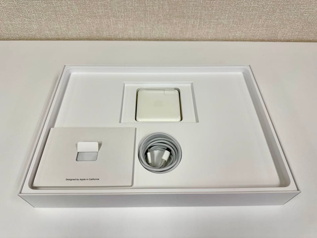 MacBook Pro 15インチ (2019) 本体①