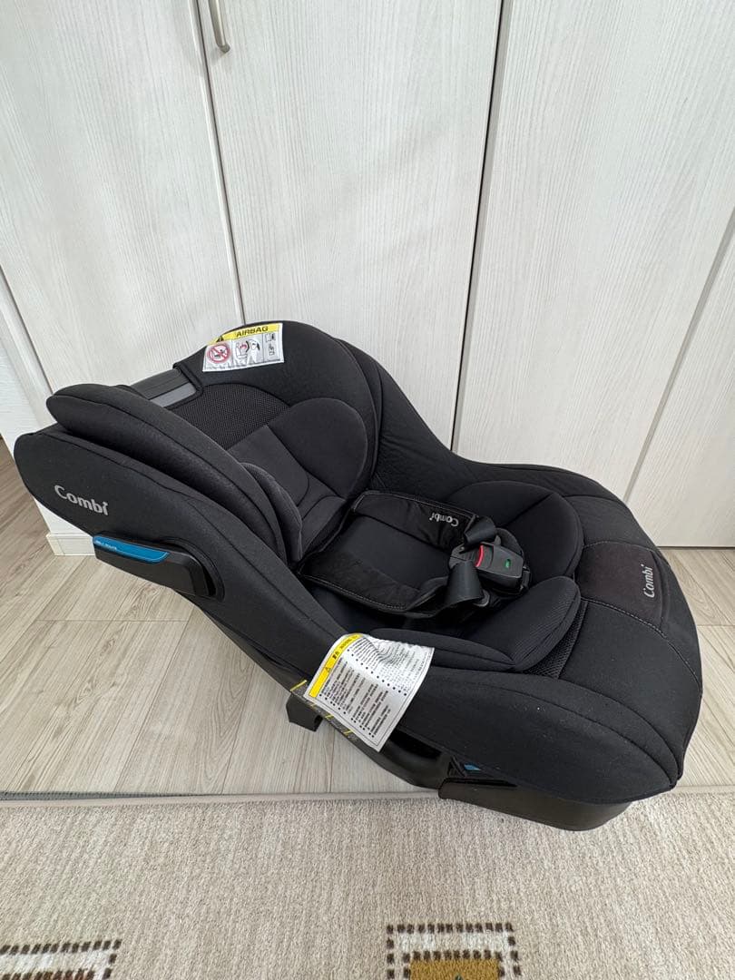 コンビ　combi チャイルドシート　マルゴット　新生児対応可