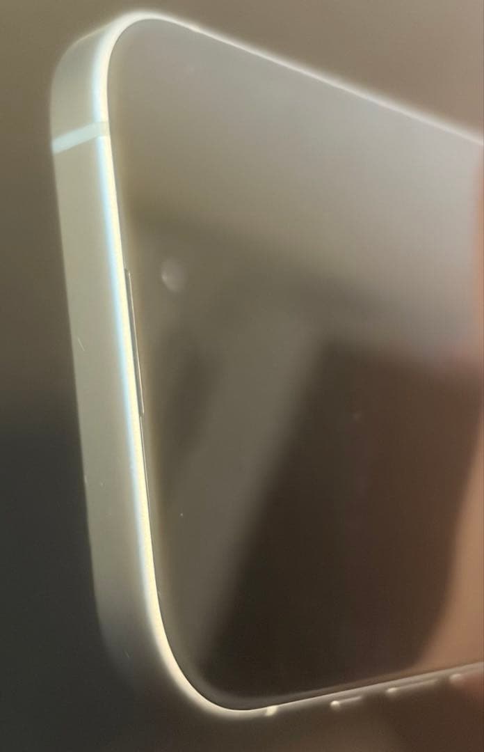 iPhone15 256GB SIMフリー ジャンク（背面割れ）