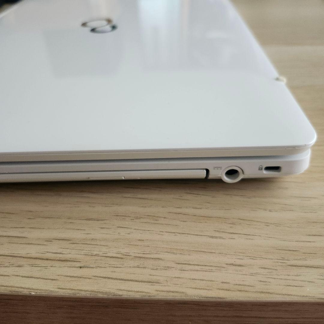 Fujitsu ノートPC FHWA50B3W2