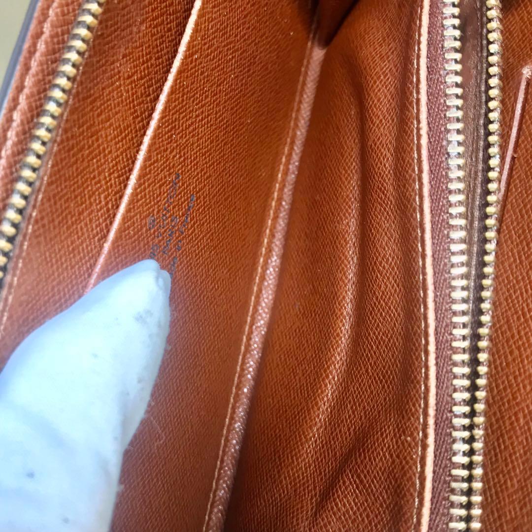 ルイヴィトン　モノグラムポルトモネジップ　ラウンドファスナー　二つ折り長財布