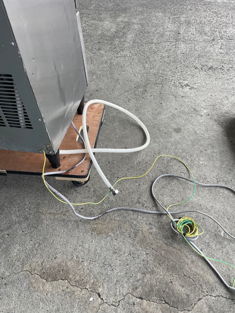 ホシザキ製氷機2022年製　アンダーカウンター　チップアイスメーカーCM-60A