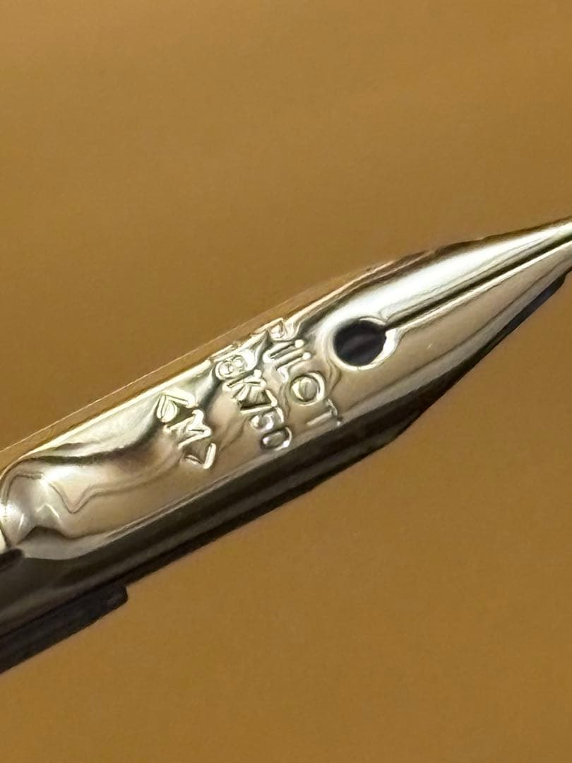 パイロット　万年筆　ノック式　キャップレスデシモ　シャンパンピンク