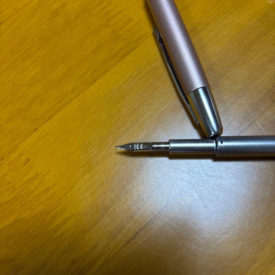 パイロット　万年筆　ノック式　キャップレスデシモ　シャンパンピンク