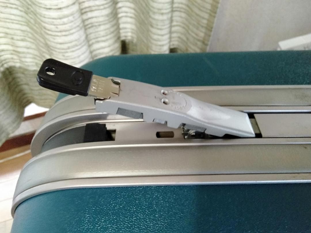 サムソナイトシルエットMV キャリーケース 4輪