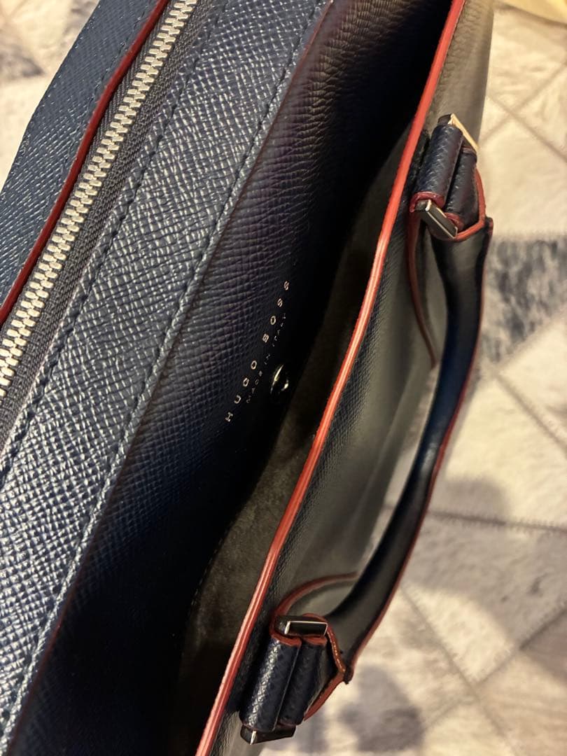 HUGO BOSS ビジネスバッグ ブリーフケース レザー イタリア製 ネイビー